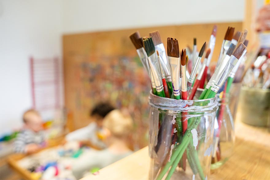 Pinsel im Glas, Kita, Mooswald