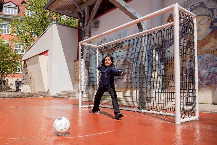 Kind im Fußballtor, FNB, Emil-Thoma-Realschule